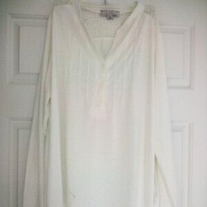 Ladies Ivory Lace Along Shoulder Top By: Carolyn Taylor Size: XL
